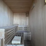Sunny בנידורם